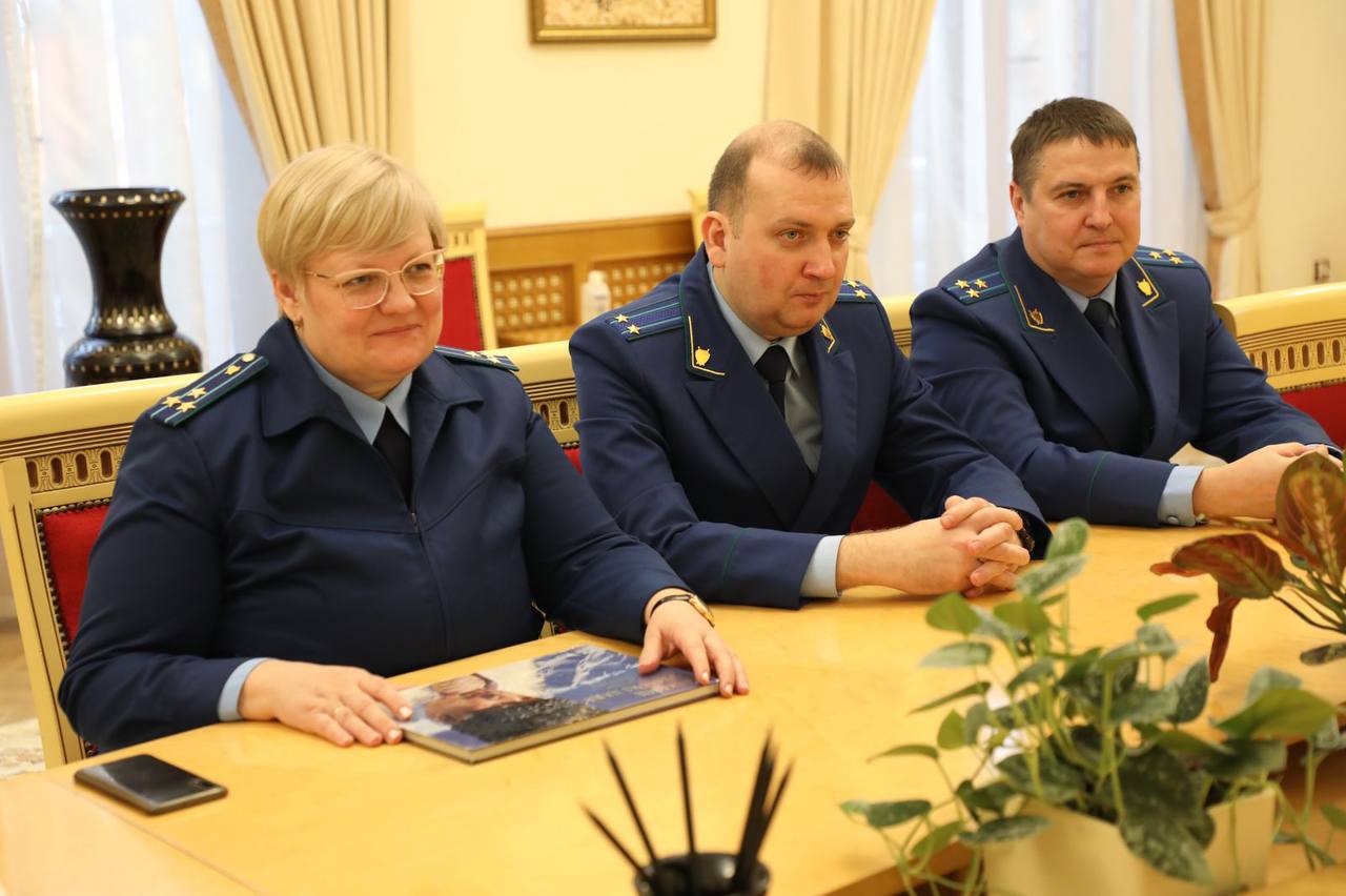 Премьер-министр Дагестана встретился с представителями природоохранной прокуратуры